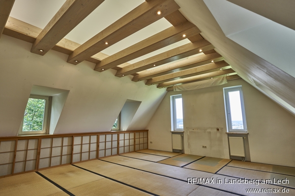 Gro�er Raum (Lounge? Chill-Area?) im Dachgeschoss Doppelhaush�lfte Dinkelscherben