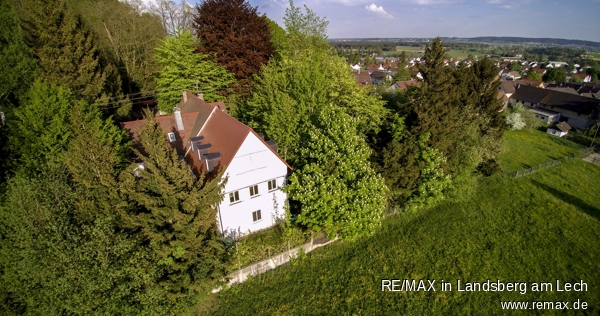 Westfassade Doppelhaush�lfte Dinkelscherben