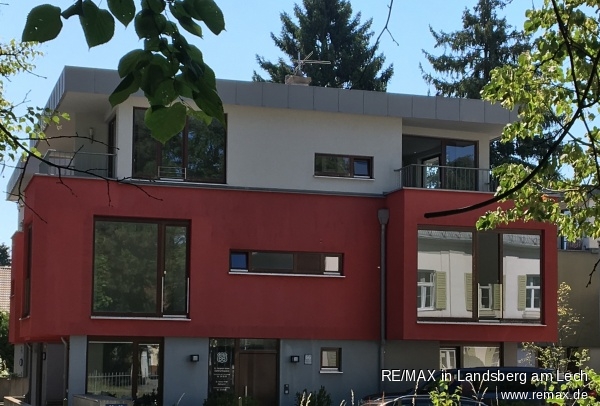 Haus M�nchen Maisonettewohnung VERKAUFT: Moderne Maisonette-Wohnung im Bauhaus-Stil fussl�ufig zum Englischen Garten