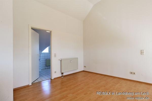 Galerie mit gro�em Bad im r�ckw�rtigen Bereich Maisonettewohnung N�rnberg
