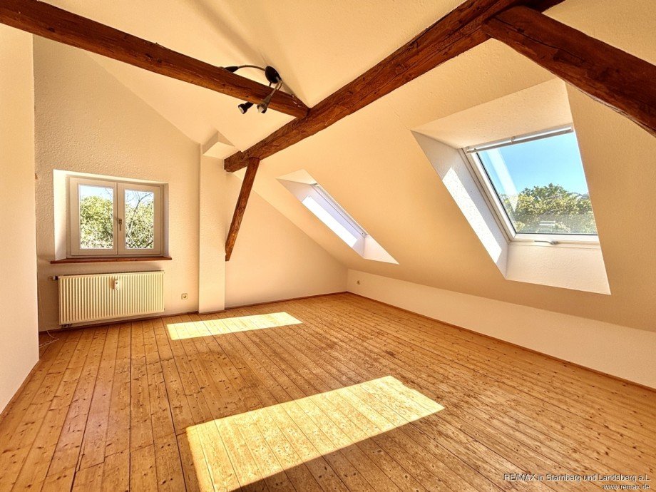 S�d-Ost Zimmer Dachgeschosswohnung Finning / Entraching