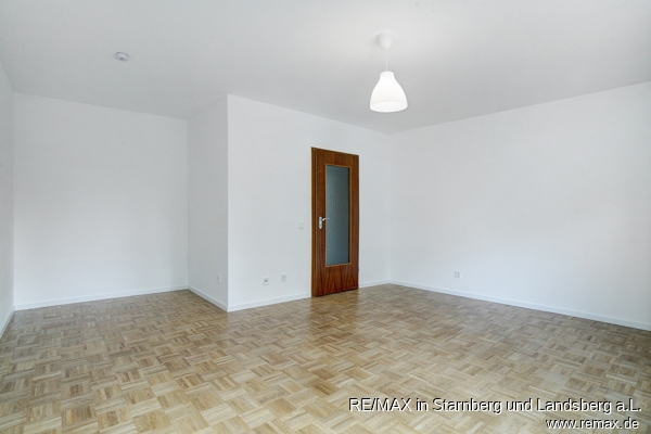 Ger�umiger Wohn-Schlaf-Raum REMAX PSc-1008 1 Zi ETW WestParkREAMX PSc-1008 1 Zi ETW WestPark - REMAX PSc-1008 1 Zi ETW WestPark Etagenwohnung M�nchen / Westpark