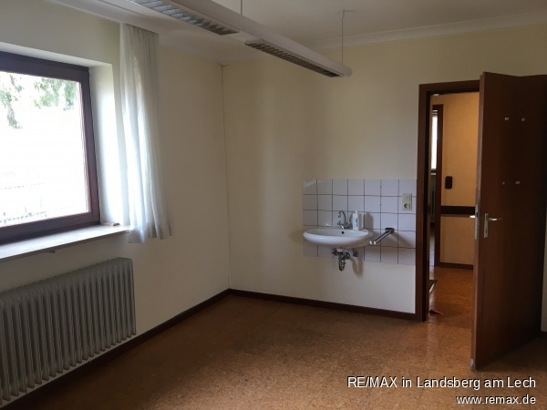 Zimmer EG : ggf. Ku Einfamilienhaus Neualbenreuth