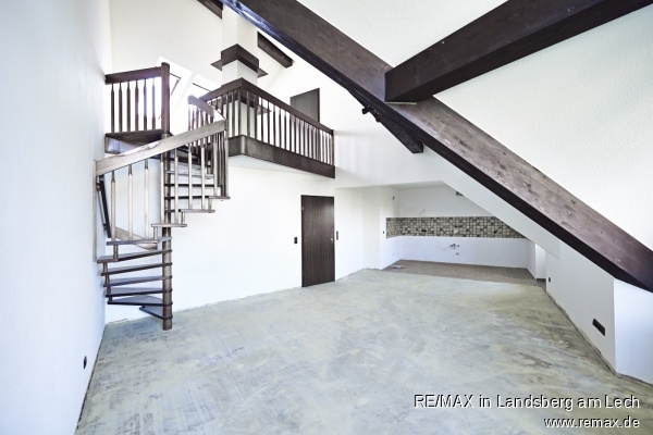 Wohn-/K�chen-Bereich mit Galerie Maisonettewohnung Augsburg