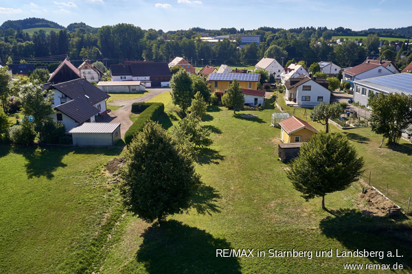 Grundst�ck Blick gen Westen Einfamilienhaus Langenneufnach