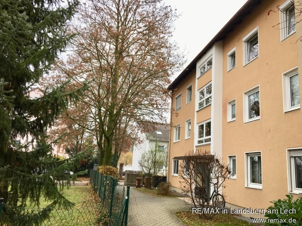 Ansicht Haus Nordseite Etagenwohnung K�nigsbrunn