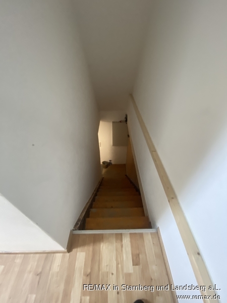 Treppe ins DG Reihenhaus Inning