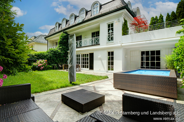 Haus Gartenseite Doppelhaush�lfte M�nchen