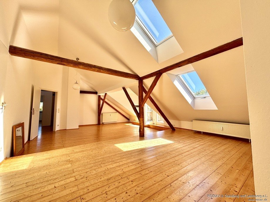 Wohn-Esszimmer Dachgeschosswohnung Finning / Entraching