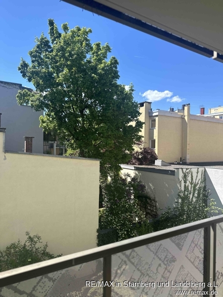 Balkon bei Wohn- und Schlafzimmer Etagenwohnung M�nchen