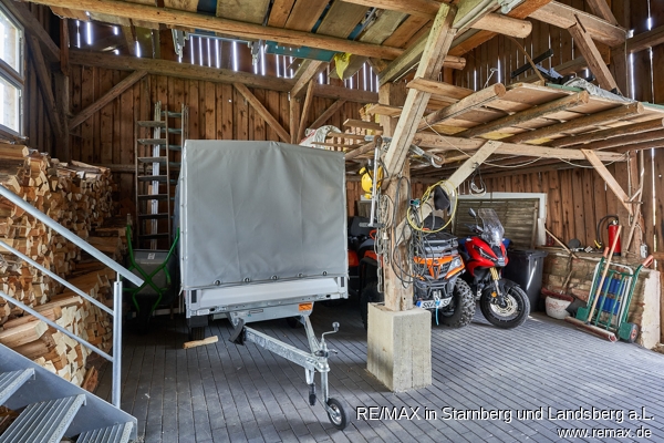 Stadel mit viel Platz f�r Auto und Ger�tschaften Einfamilienhaus Ergoldsbach / Langenhettenbach