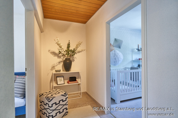 Flurbereich im OG Reihenmittelhaus Unterschlei�heim