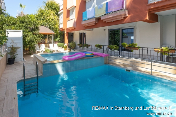 Mit Pool Etagenwohnung Fener