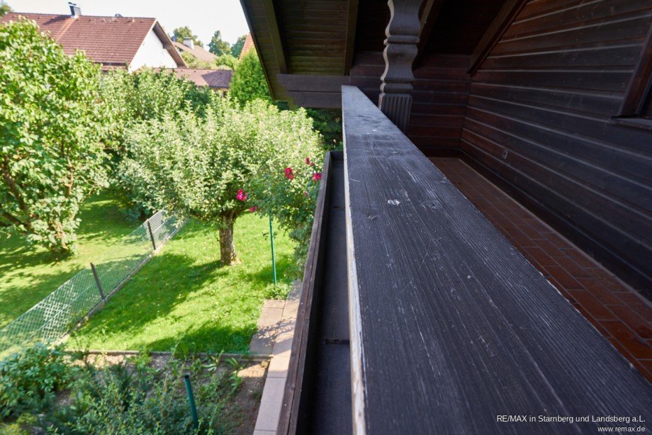 Blick vom Balkon in den Garten Einfamilienhaus T�rkheim