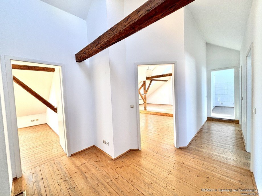 IEingangsflur Dachgeschosswohnung Finning / Entraching