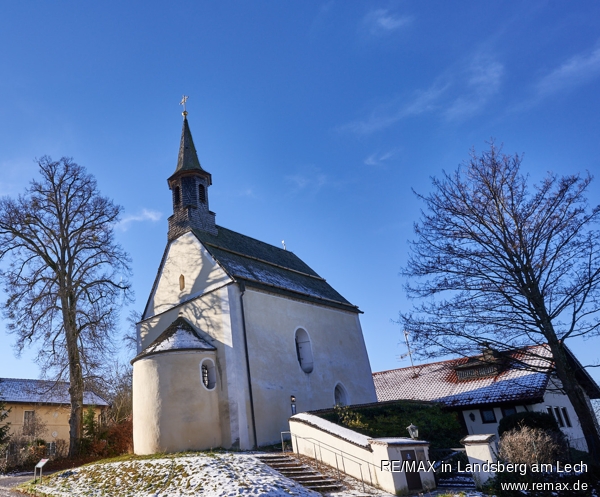 Umfeld Kirche Doppelhaush�lfte Berg