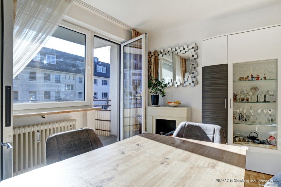 Wohnzimmer Sendling REMAX PSc-12210E0J0495_6_7_8 Etagenwohnung M�nchen