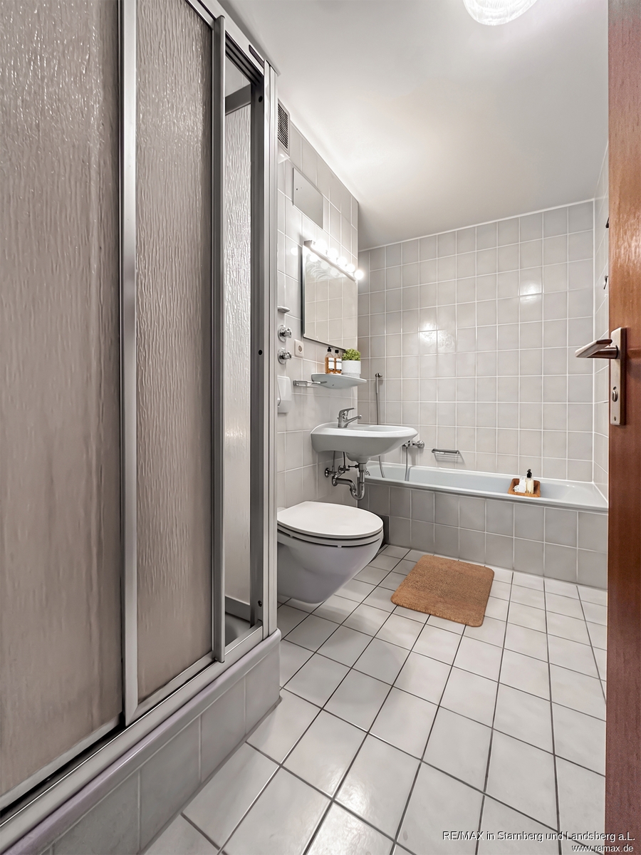Bad - digital aufger�umt Dachgeschosswohnung M�nchen