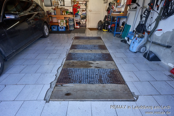 Garage Doppelhaush�lfte Die�en