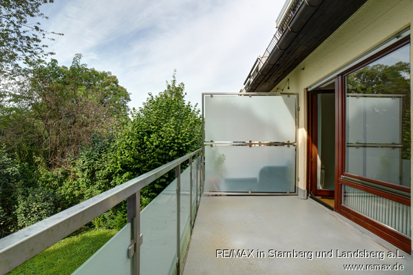 Gro�er West-Balkon - REMAX PSc-1008 1 Zi ETW WestPark Etagenwohnung M�nchen / Westpark