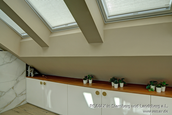 Einbauschrank Bad Dachgeschosswohnung M�nchen