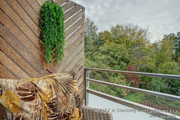 Blick ins Gr�ne Dachgeschosswohnung M�nchen