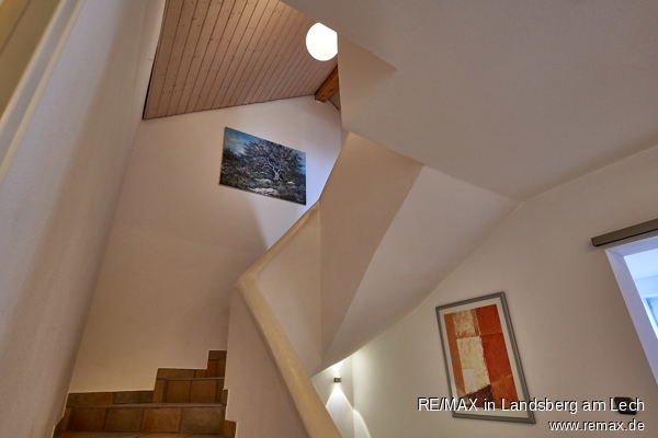 DG Treppe Doppelhaush�lfte Die�en