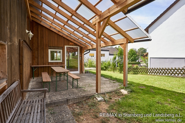 Pergola, �berdachte Terrasse mit Sommergartenhaus Einfamilienhaus Ergoldsbach / Langenhettenbach