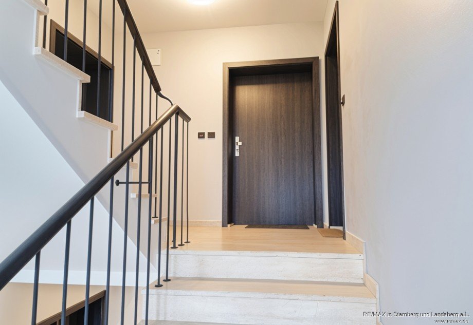 Treppenhaus Etagenwohnung Gr�felfing