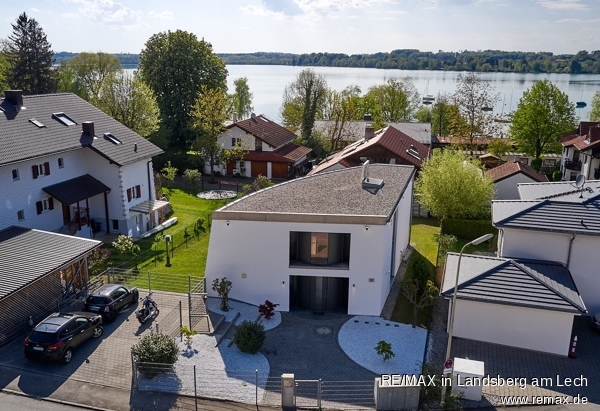 Stellpl�tze �ber Carlift Einfamilienhaus W�rthsee