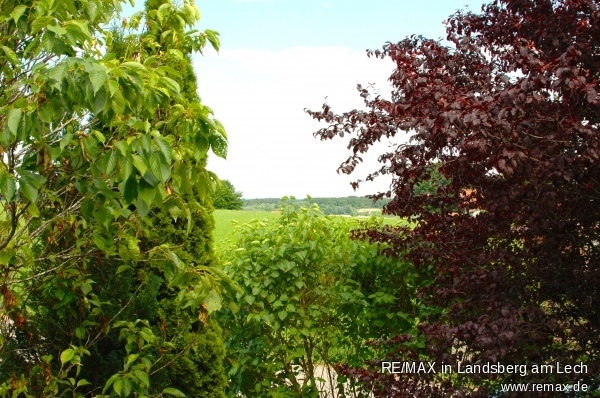 Blick vom Ostbalkon Doppelhaush�lfte Vilgertshofen