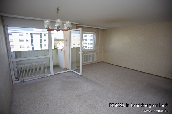 Wohnzimmer mit Balkon und West-Ausrichtung Etagenwohnung F�rstenfeldbruck