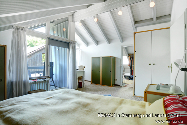 Schlafzimmer im DG Einfamilienhaus Tutzing
