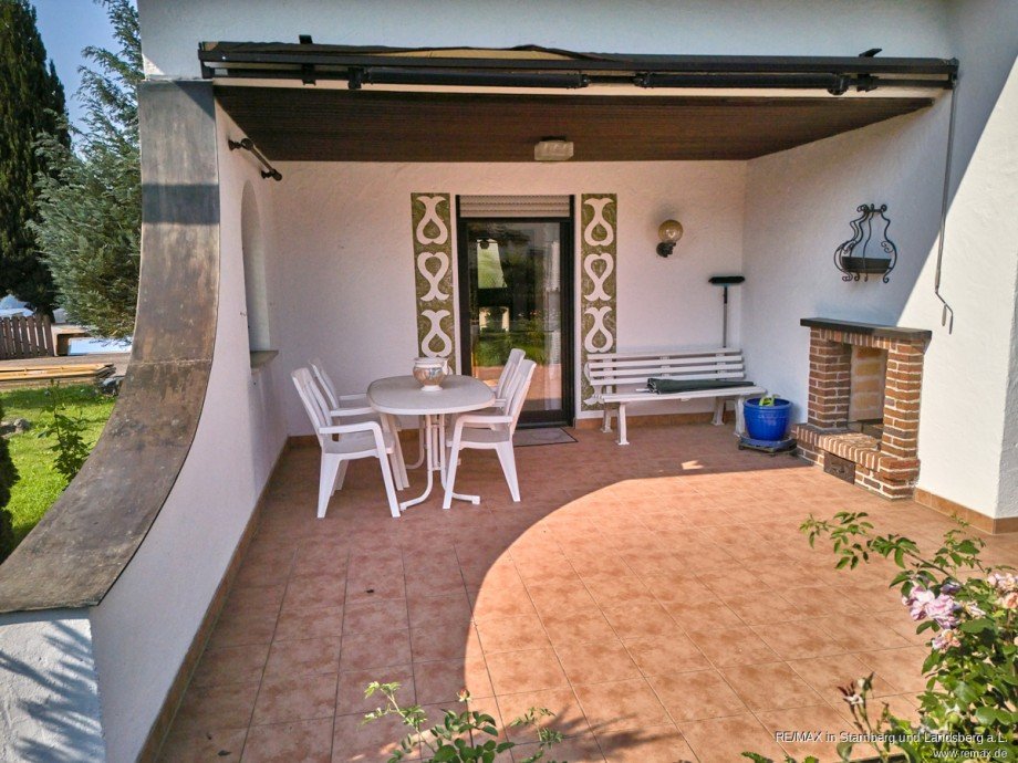 Terrasse bei K�che Einfamilienhaus T�rkheim