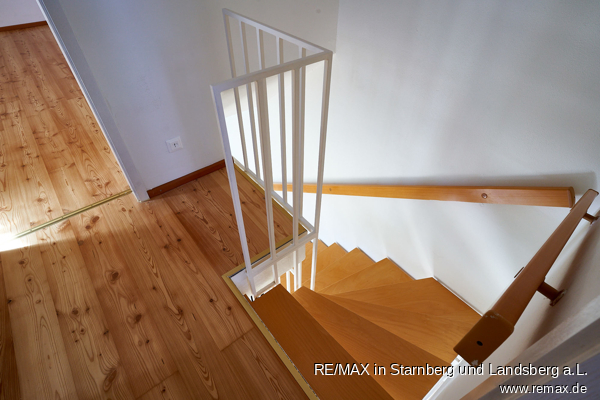 Treppe ins DG Reihenendhaus Utting