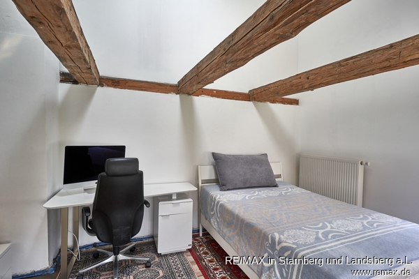 Schlafzimmer 1 Einfamilienhaus Ergoldsbach / Langenhettenbach