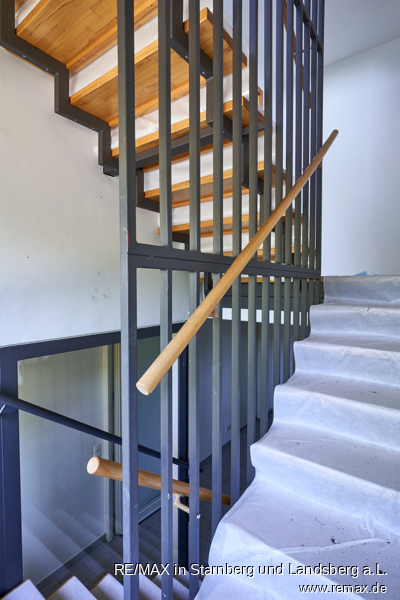 Treppe zu Gartengescho� Reihenendhaus Schondorf