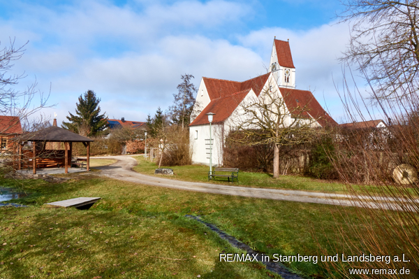 Kirche im Dorf Etagenwohnung Penzing