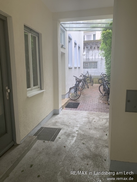 Eingang unten Etagenwohnung Augsburg