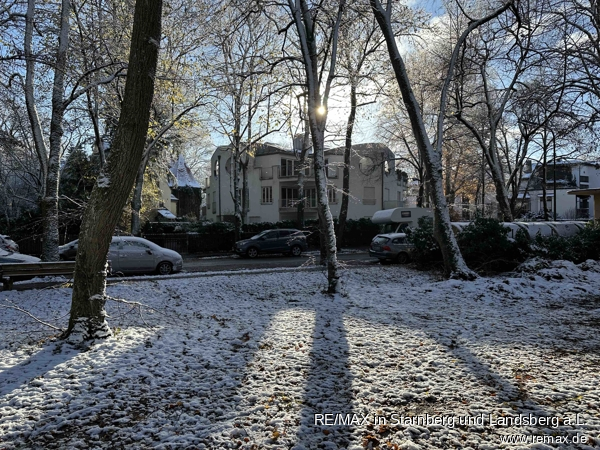 Haus und Park vor dem Haus Maisonettewohnung M�nchen
