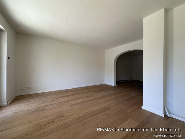 Wohnzimmer und Blick Richtung K�che Reihenhaus Landsberg