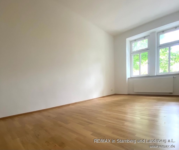 Wohnen Teil: grosses Zimmer Etagenwohnung M�nchen