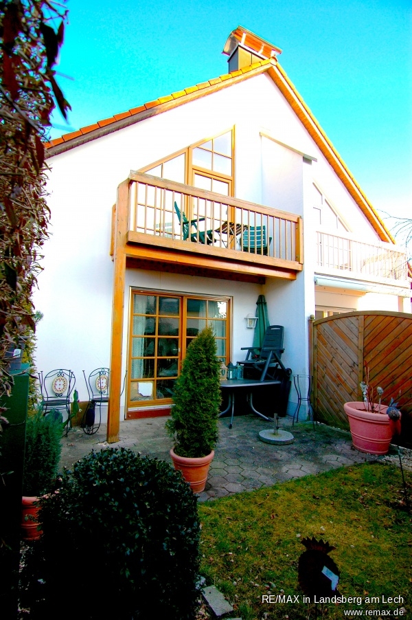 Haus und Garten vorne Doppelhaush�lfte Landsberg