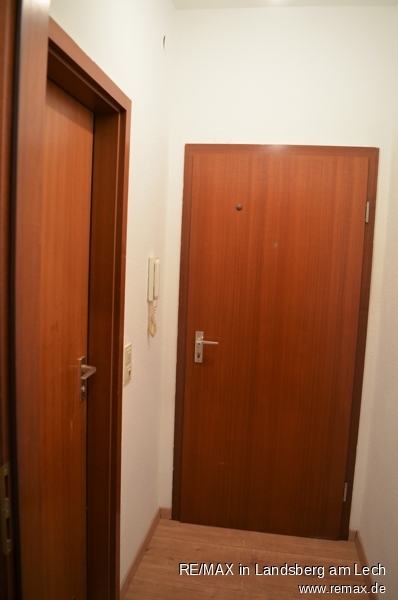 Flur mit Eingangsbereich Etagenwohnung Unterschlei�heim