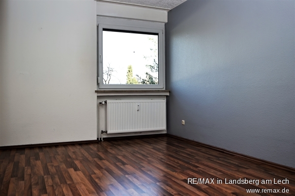 mit Jalousien und ... Etagenwohnung Germering