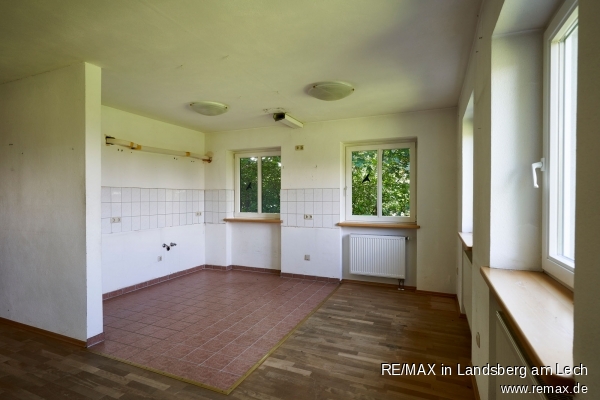 Wohn-Ess-Bereich mit K�che im OG Doppelhaush�lfte Dinkelscherben