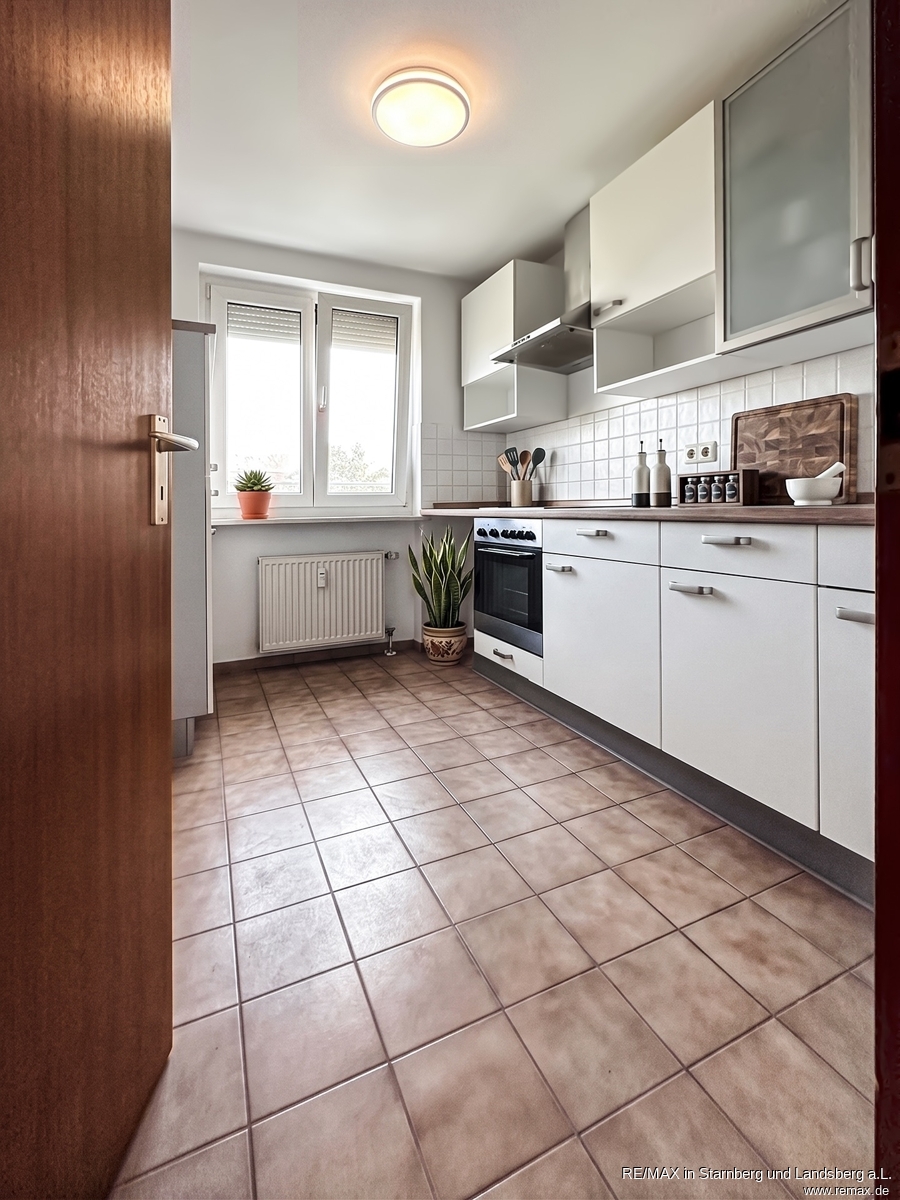 K�che - digital aufger�umt Dachgeschosswohnung M�nchen