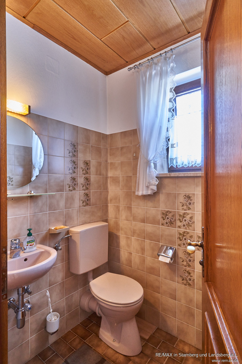 EG G�ste-WC Einfamilienhaus T�rkheim