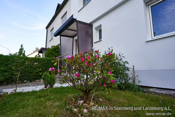Neu angelegter Eingangsbereiche Reihenmittelhaus Unterschlei�heim