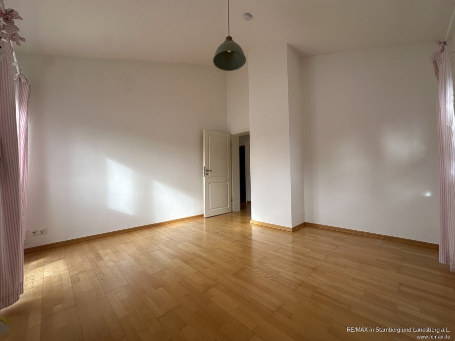 Kinderzimmer 1 im OG Einfamilienhaus Gr�felfing